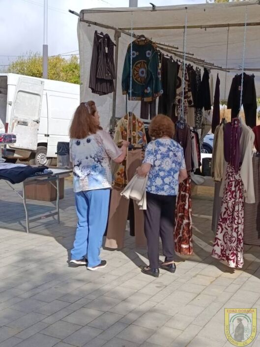Residencia Mayores Arjona al mercadillo (5)